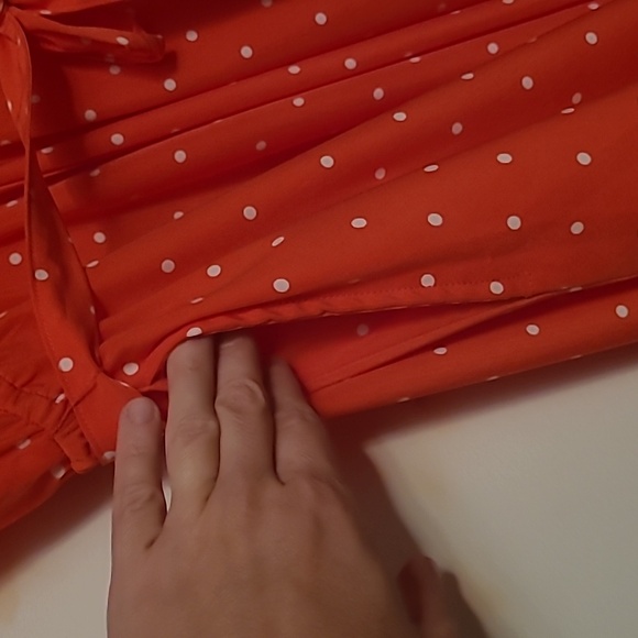 Fun and flirty coral dress - Picture 4 of 4